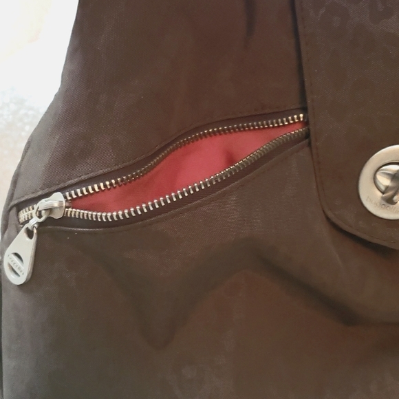 BAGGALLINI CROSS BODY or over the arm PURSE. LOTS OF COMPARTMENTS & STYLE! - Picture 4 of 15